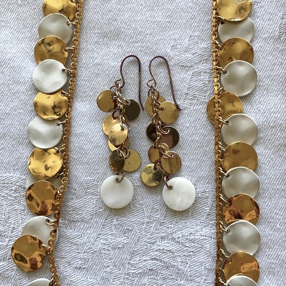 White and Gold Discs & Gold Waterfall Necklace with Dangle White & Gold Earrings - Picture 5 of 9